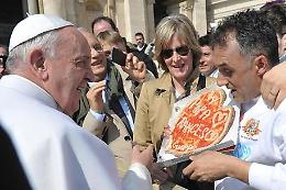 Bergoglio: «Ho la sensazione che sarà un pontificato breve». L'ipotesi di un nuovo papa emerito