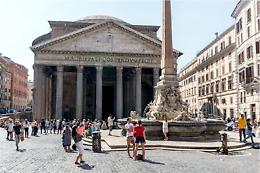 Roma, blitz della Dia: sequestrato ristorante al Pantheon
