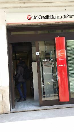 Tre milioni di euro sui conti correnti, tentata truffa informatica ad Acerra