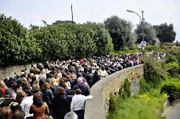 La primavera napoletana, fila chilometrica a Villa Rosebery