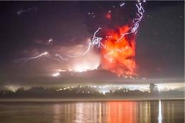 Erutta il vulcano, allarme rosso <br>in Cile