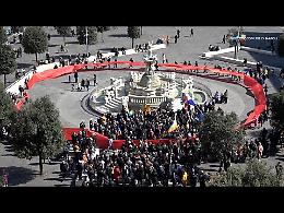 In piazza per la pace, Napoli abbraccia l'Ucraina
