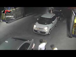 Napoli, traffico di auto rubate e clonate con la Spagna: 15 misure cautelari