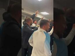 Nello spogliatoio dell’Allianz la prova generale per la festa scudetto