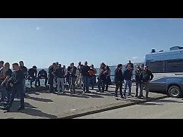 I tifosi dell'Eintracht sul Lungomare di via Caracciolo