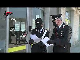Rapine ad anziani e disabili, presa la gang del filo di banca