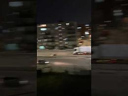 Ponticelli, applausi all'arrivo dei camion con i materiali per struttura Covid
