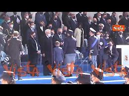 Poliziotto ucciso da ladri in fuga a Napoli, il figlio piccolo ritira la medaglia da Mattarella