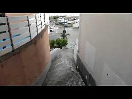 Vico Equense, guasto al depuratore: piazzetta invasa dai liquami fognari