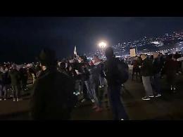Centri sociali in corteo sul lungomare di Napoli