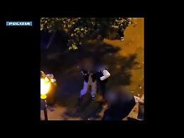 Piazza Bellini, sorpreso a cedere droga: in manette