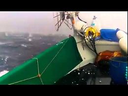 La megagrandinata vista dal mare