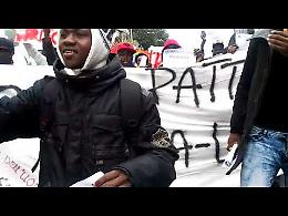 Corteo degli immigrati a piazza Garibaldi, traffico in tilt
