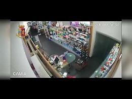 Rapine in farmacia a Napoli, stanato 36enne