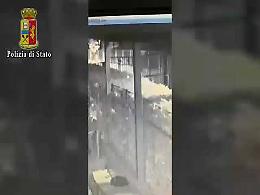 Vigilante ucciso davanti alla metro, arrestati tre minorenni