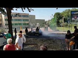 Paura a Marano, auto in fiamme in via Falcone