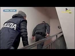 Droga e contrabbando, blitz tra Napoli e Caserta: 10 arresti
