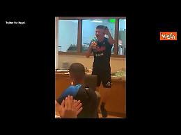 Il calciatore sudcoreano del Napoli Kim canta Gangnam Style con i compagni di squadra