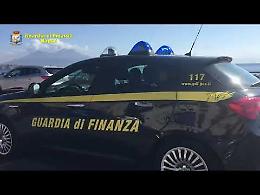 Parcheggiatori e contrabbandieri con il reddito di cittadinanza: 24 denunciati