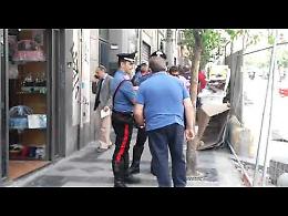 Crolla cornicione in via Duomo, muore commerciante: choc al centro storico