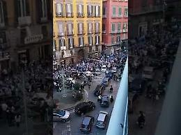 Tifosi in corteo a Napoli per l’Argentina