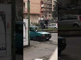 Scippatore arrestato ai Colli Aminei, applausi di balconi alla polizia