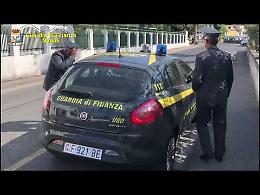 Migliaia di mascherine e gel fuori norma sequestrati a Ischia