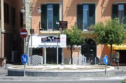 Maxi-rissa sul Lungomare di Pozzuoli, spuntano i coltelli