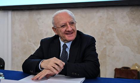 De Luca, altri “messaggi” a Fico