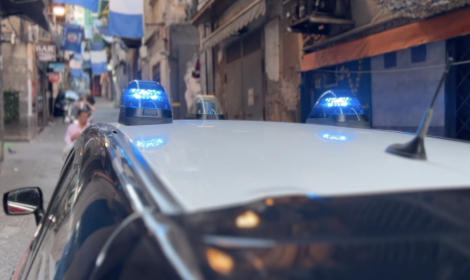 Falliscono assalto al bancomat, chiodi sulla strada per la fuga