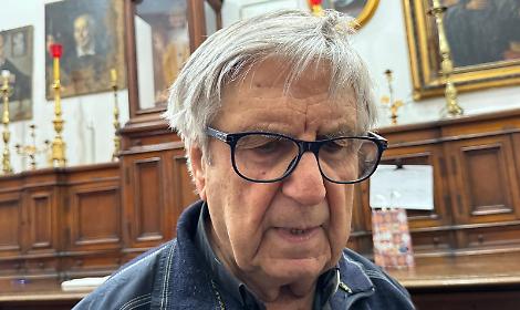 Morto il Papa, a Napoli annuncio choc durante la messa