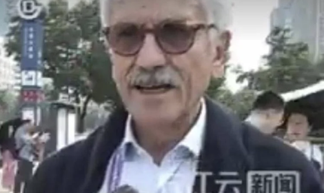 D’Alema “sfila” a Pechino tra armi, potere e vecchi amici