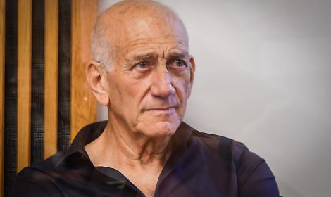 Olmert a Napoli: «La guerra deve finire ora»