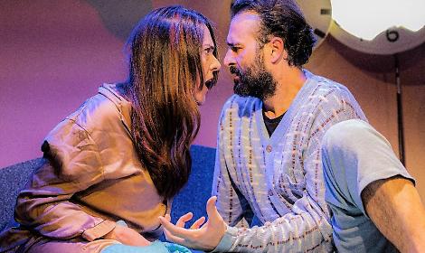 Al Politeama in scena “Da Est a Ovest”, la fragilità dei rapporti umani