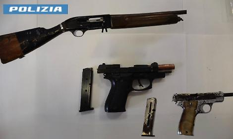 Armi e droga sequestrate dalla polizia a Pianura