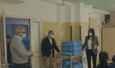 Espresso dona i panettoni del Napoli ai bambini del Santobono