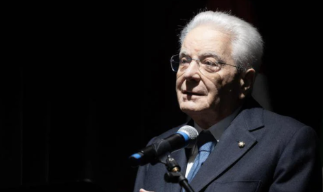 Ucraina-Russia, Mattarella: &laquo;Irresponsabile e inammissibile ridefinire confini con la forza&raquo;