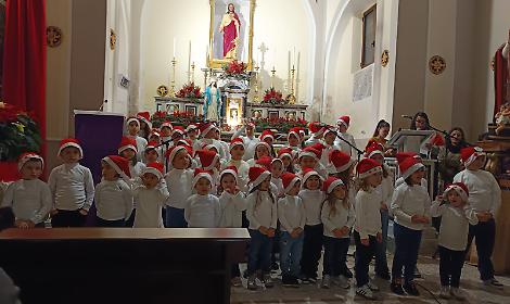 Serata di Natale tra emozione, memoria e voci di bambini a Bonea