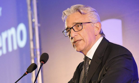 Salerno, si dimette il sindaco Vincenzo Napoli