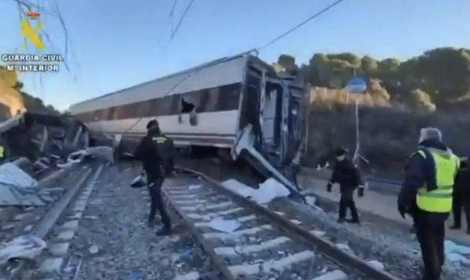 Scontro tra due treni ad alta velocit&agrave; in Spagna, 39 i morti