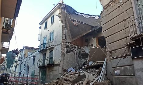 Crollo palazzina, riunione del Centro di Coordinamento dei Soccorsi
