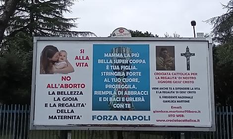 Tre maxi poster contro l'aborto