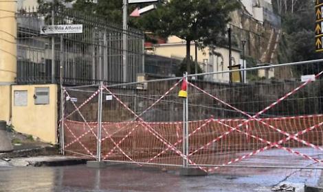 Riaperta via Agnano agli Astroni dopo la frana