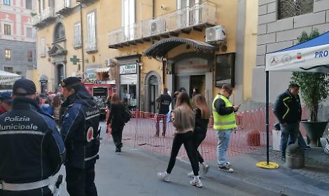 Sannazaro, &laquo;al momento nessuna ipotesi sulle cause del rogo&raquo;