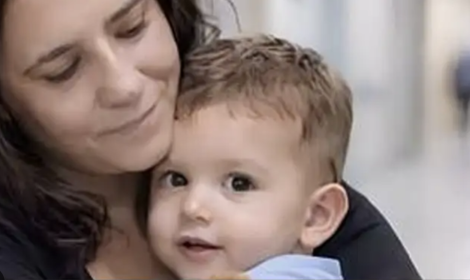 Morte del piccolo Domenico, diretta su tv privata per funerali a Nola