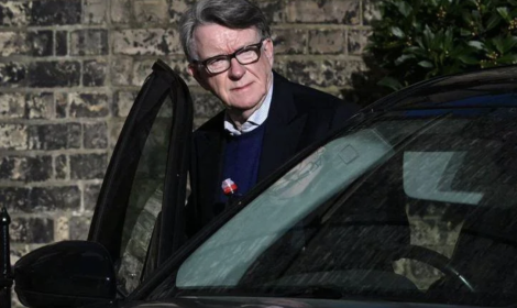 Arrestato l'ex ambasciatore britannico in Usa Peter Mandelson