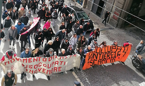 Disoccupati in corteo per le vie del centro storico