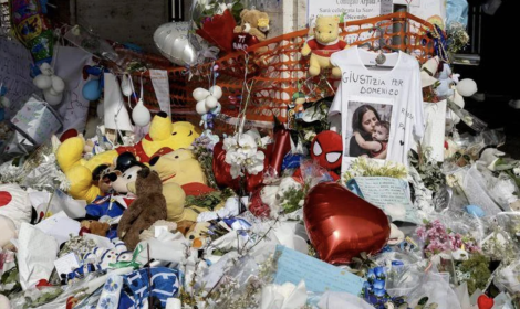 Domenico, cartelli sul ghiaccio secco: il giallo a Bolzano