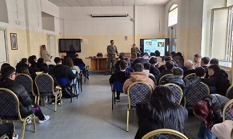 Dal diploma all'uniforme, nuove opportunit&agrave;