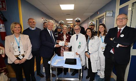 Polizia municipale dona ecografo wireless al Santobono